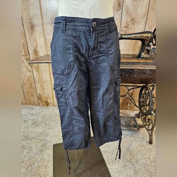 3/4 Length Carco Shorts - Picture 2 of 10